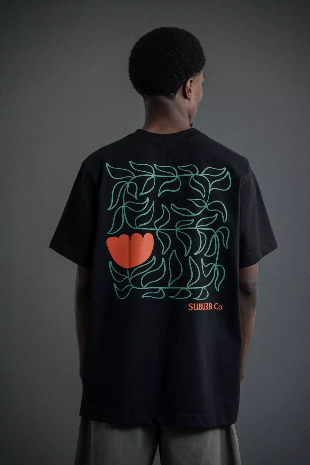 Camiseta Flowers Preta Suburb