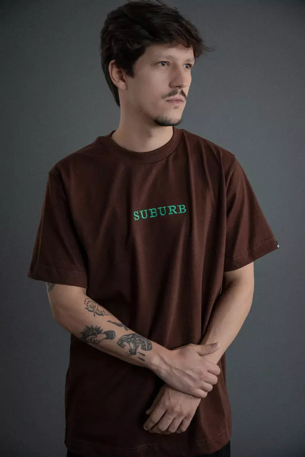 Camiseta Embroidery Marrom Suburb